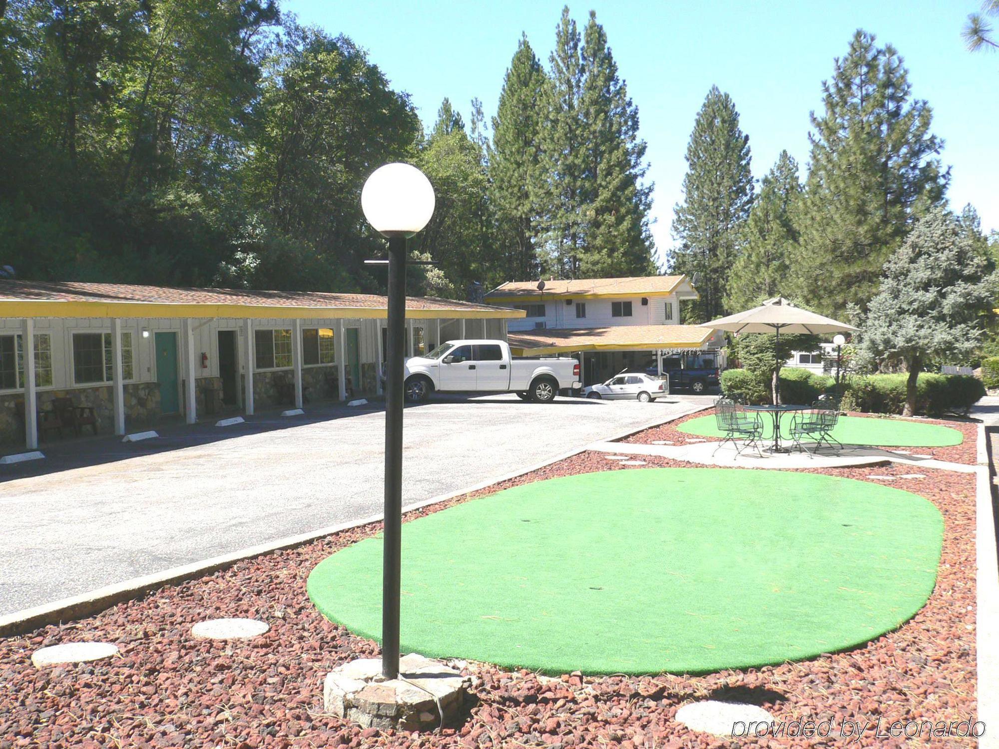 Golden Chain Motel แกรสแวลลีย์ ภายนอก รูปภาพ