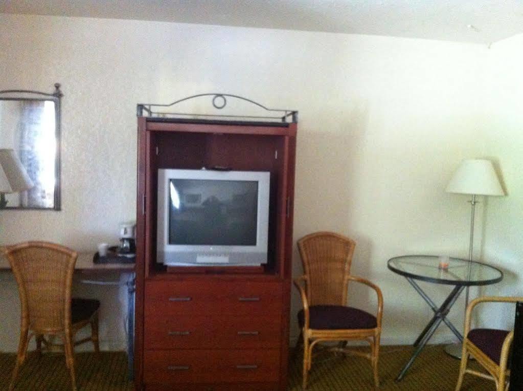 Golden Chain Motel แกรสแวลลีย์ ภายนอก รูปภาพ