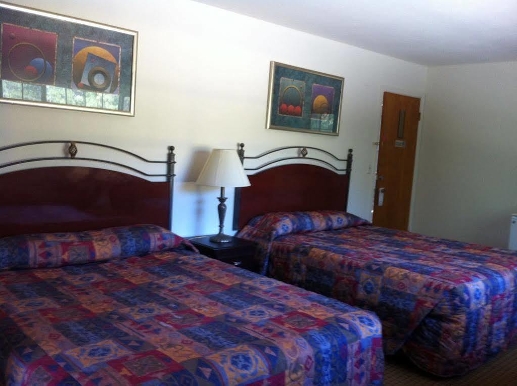 Golden Chain Motel แกรสแวลลีย์ ภายนอก รูปภาพ