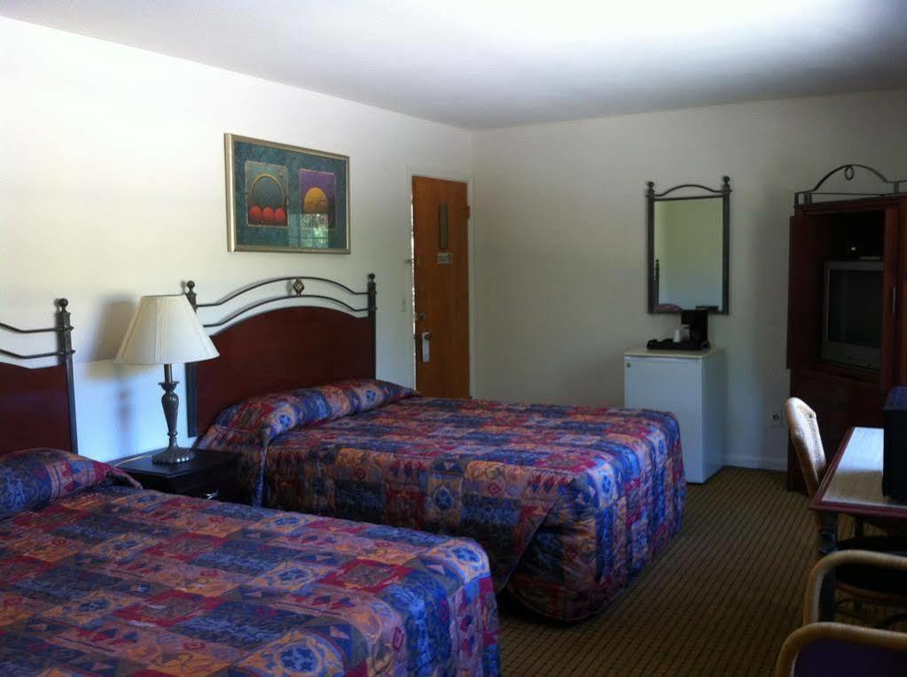 Golden Chain Motel แกรสแวลลีย์ ภายนอก รูปภาพ