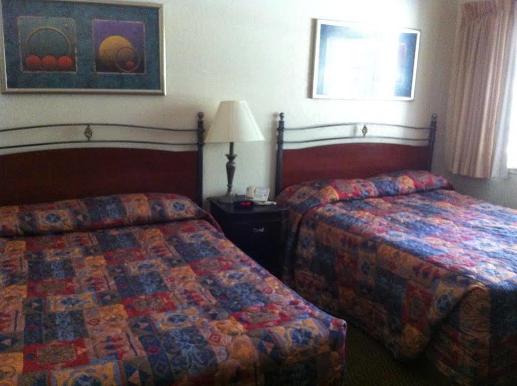 Golden Chain Motel แกรสแวลลีย์ ภายนอก รูปภาพ